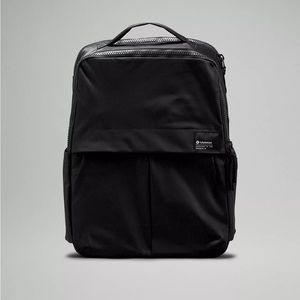 Lululemon Everyday Backpack 2.0 23L in Black